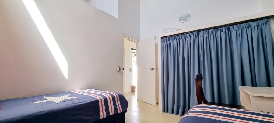 4 Bedroom Property for Sale in Struisbaai Western Cape